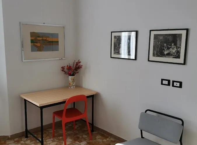 Mazzini Malpighi Lägenhet *