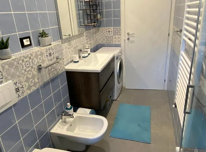 Mazzini Malpighi Lägenhet